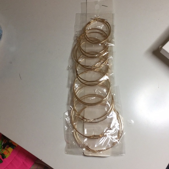 8 Gold Hoop Earrings - Picture 2 of 4